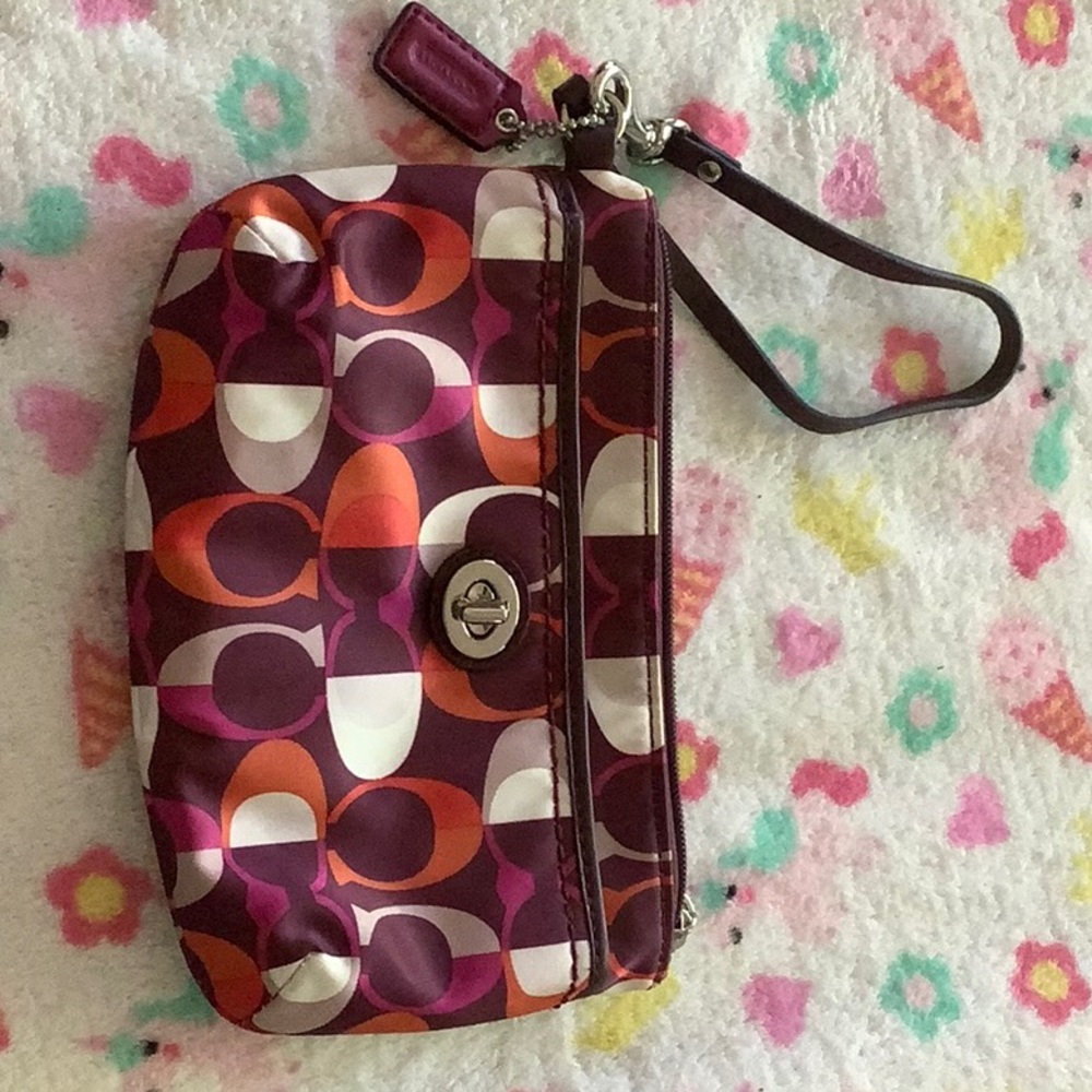 Coach wristlet - Picture 7 of 7
